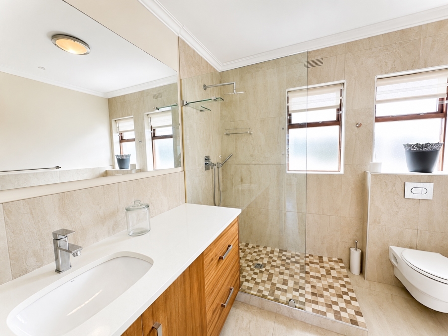 To Let 2 Bedroom Property for Rent in Sea Point Western Cape